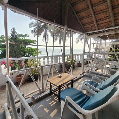 This Is It Beachfront - Rooms, Cafe & Events Arambol Luaran gambar
