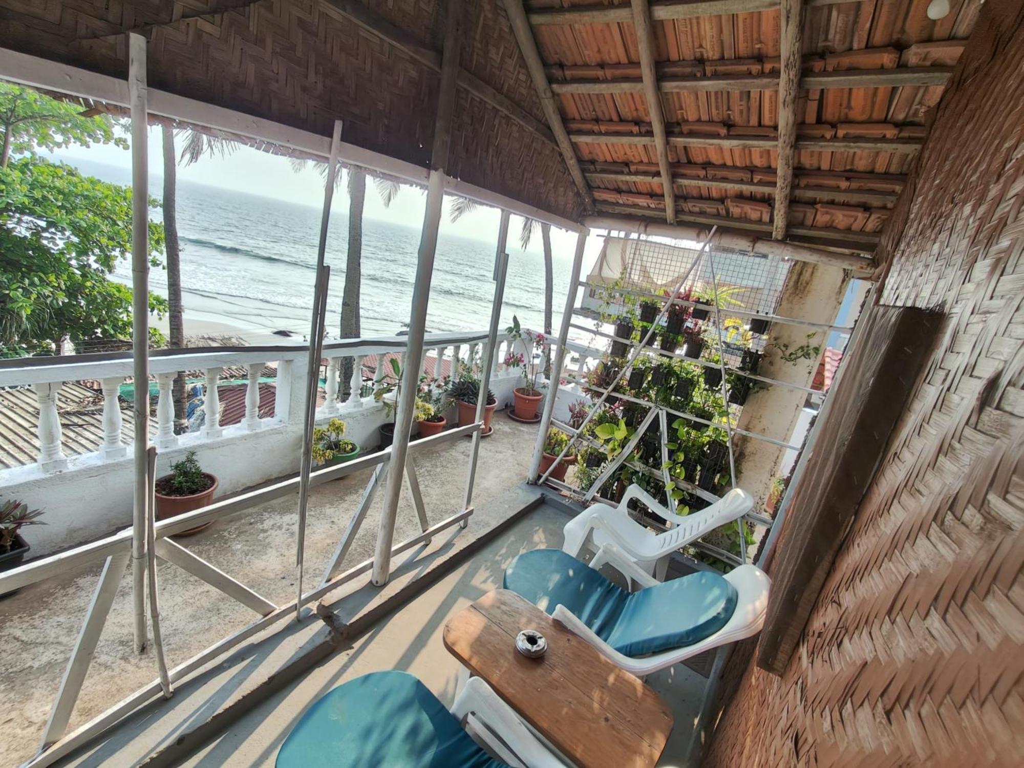 This Is It Beachfront - Rooms, Cafe & Events Arambol Luaran gambar